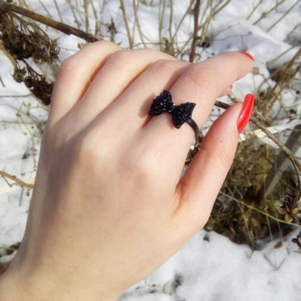 Vintage Black Full Quality Crystal Bow Ring